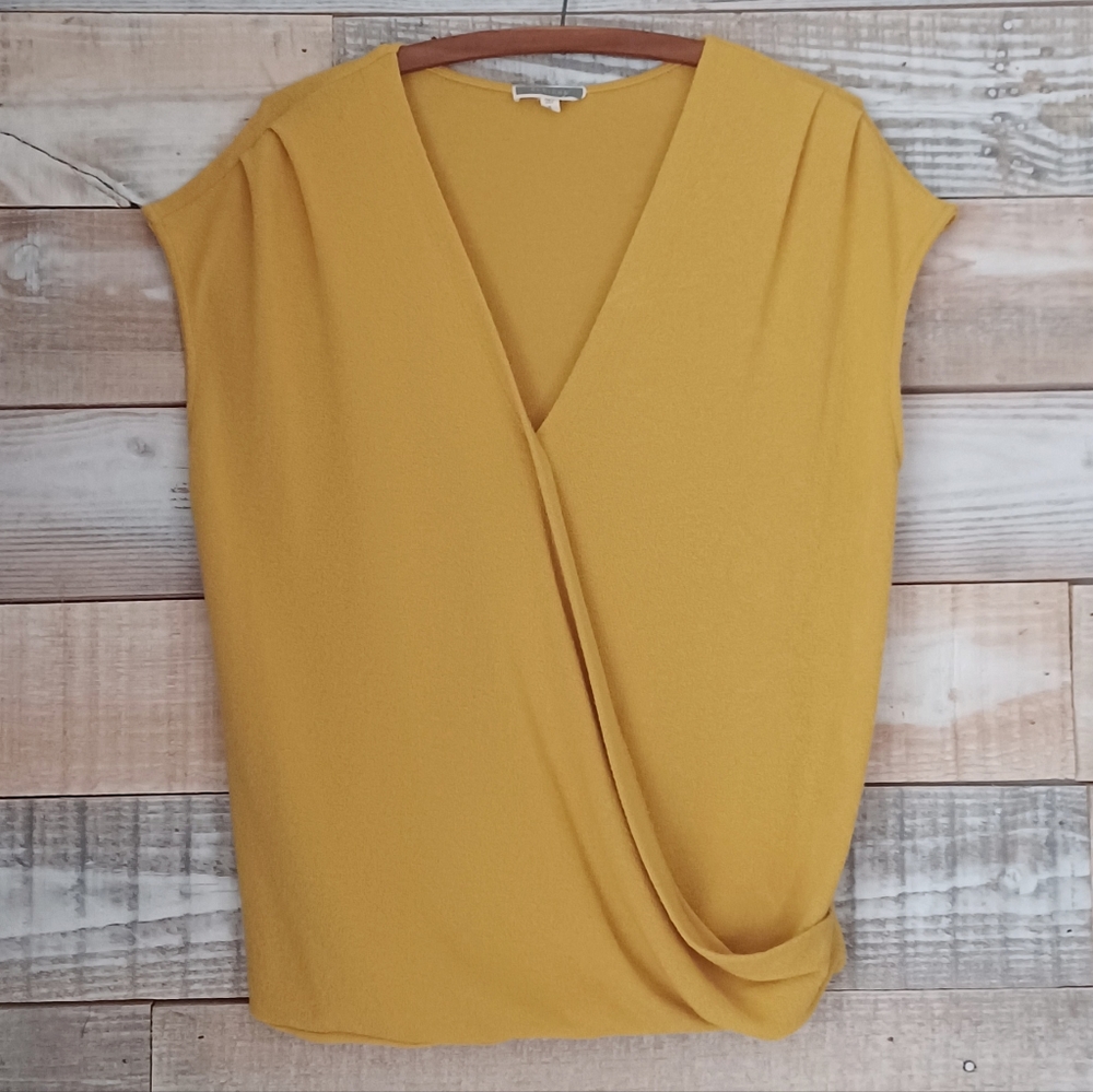 Pleione wrap top